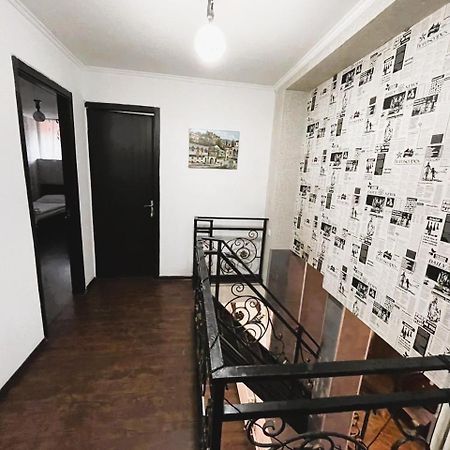 Georgian Guest House On Asatiani Tbiliszi Kültér fotó