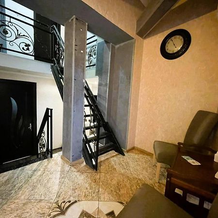 Georgian Guest House On Asatiani Tbiliszi Kültér fotó