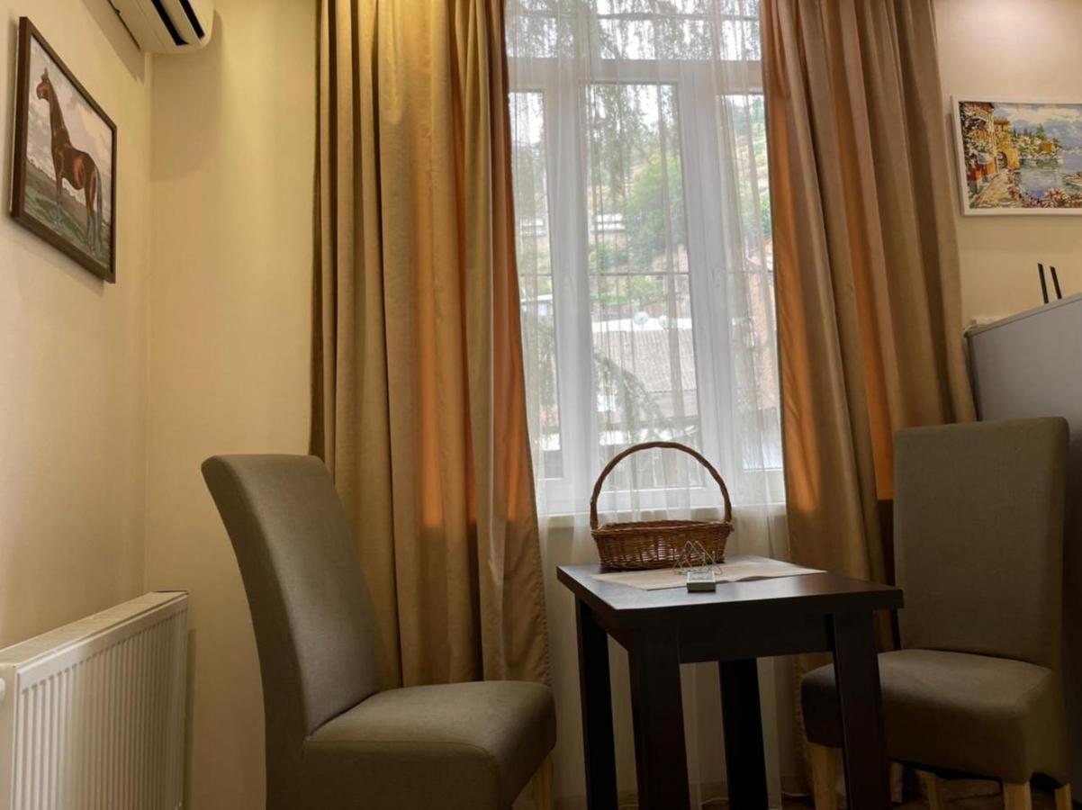 Georgian Guest House On Asatiani Tbiliszi Kültér fotó