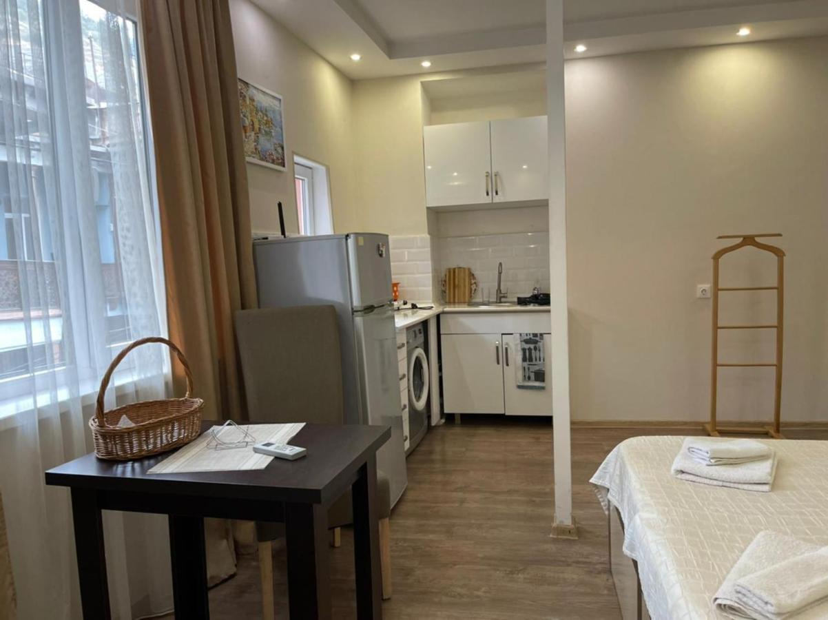 Georgian Guest House On Asatiani Tbiliszi Kültér fotó