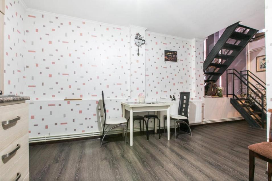 Georgian Guest House On Asatiani Tbiliszi Kültér fotó