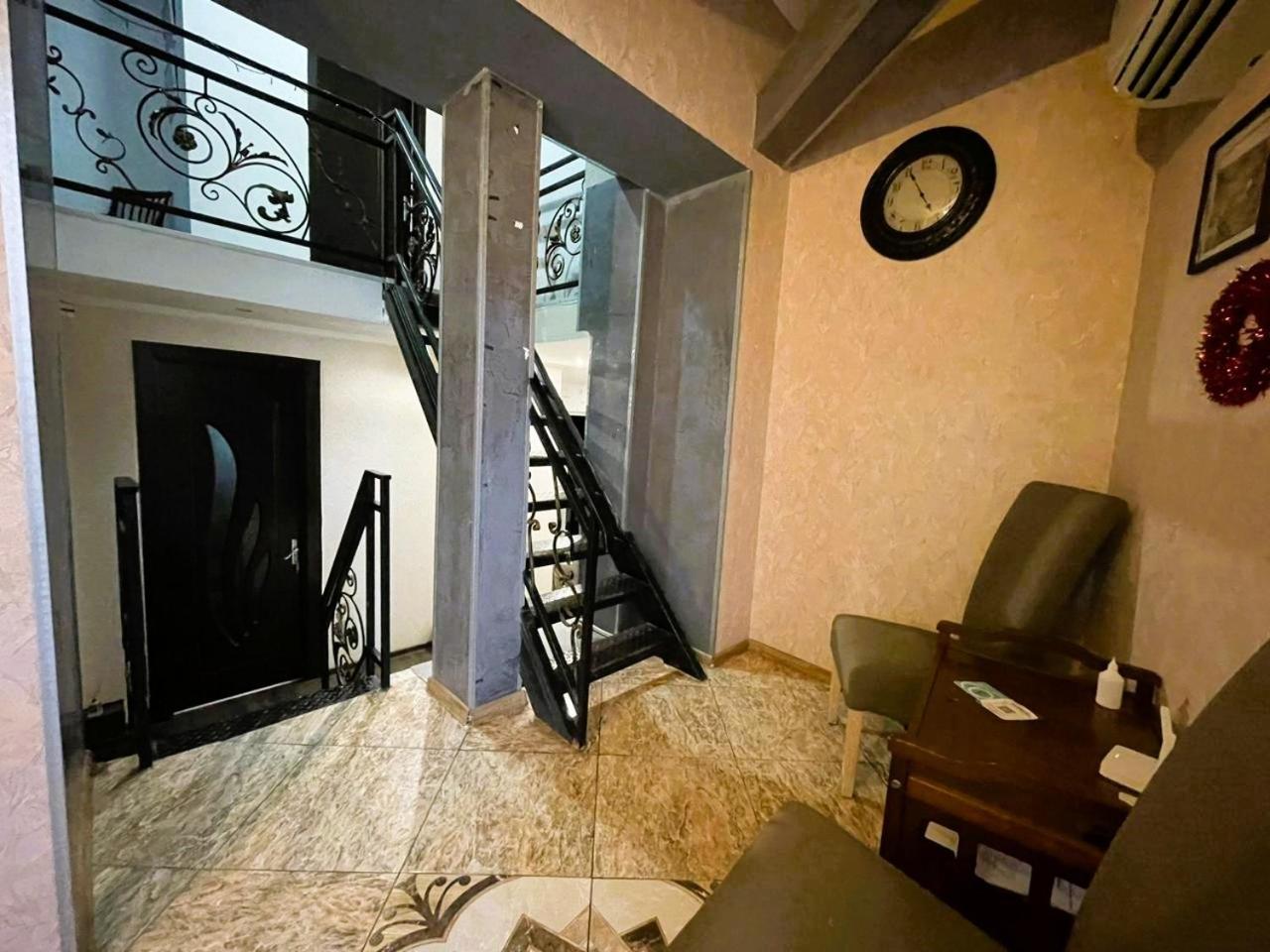 Georgian Guest House On Asatiani Tbiliszi Kültér fotó
