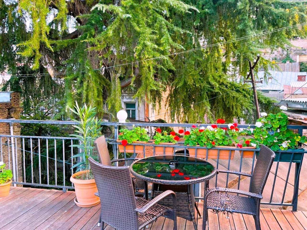 Georgian Guest House On Asatiani Tbiliszi Kültér fotó